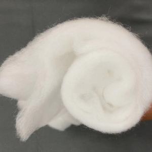 Fabricant <span class=keywords><strong>de</strong></span> fibres Tencel à base <span class=keywords><strong>de</strong></span> bio-matières premières, <span class=keywords><strong>de</strong></span> feutres <span class=keywords><strong>de</strong></span> rembourrage/doublure en fibres Tencel pour vêtements/édredons/matelas - Product Image 3