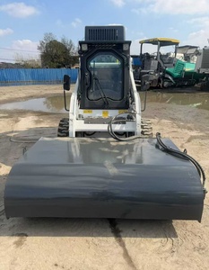 Chargeuse compacte d'occasion Bobcat S18P S300 S550 S160 S130 en bon état - Product Image 2