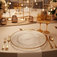 Assiette de présentation en verre ondulé texturé de 13 pouces avec bordure or et argent pour mariage, fête, hôtel, décoration de table (vente en gros)