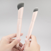 Ensemble de 12 pinceaux de maquillage de luxe professionnels personnalisés en poils synthétiques vegan roses, avec manche en bois écologique, pour le visage des femmes
