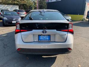 รถยนต์มือสองปี 2020 สำหรับ Prius LE 4 ประตู แฮทช์แบ็ก เกียร์อัตโนมัติ พวงมาลัยซ้าย เบาะหนัง ยาง R18 ขับเคลื่อนล้อหลัง พร้อมระบบควบคุมความเร็วอัตโนมัติ - Product Image 2