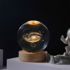 Boule de cristal gravée au laser 3D <span class=keywords><strong>Aban</strong></span> Crystal 60 mm avec base lumineuse LED en bois pour Noël sur le thème de l'amour - Product Image 3