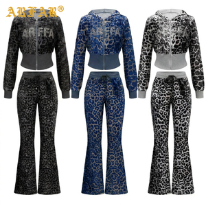 Set Tuta in <span class=keywords><strong>Velluto</strong></span> con Stampa Leopardata e Logo Personalizzato per Donne, Felpa Corta con Strass e <span class=keywords><strong>Pantaloni</strong></span> con Coulisse, Set 2 Pezzi in <span class=keywords><strong>Velluto</strong></span> Stile Y2k - Product Image 3