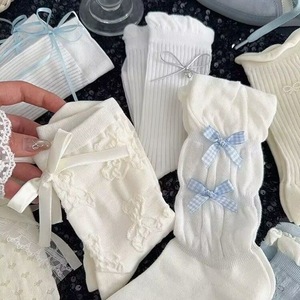 Chaussettes en dentelle pour femmes, mi-mollet, avec nœud, respirantes, absorbant la transpiration, nœud perlé, nœud blanc, nœud argenté, pour jeunes de 18 à 40 ans - Product Image 1