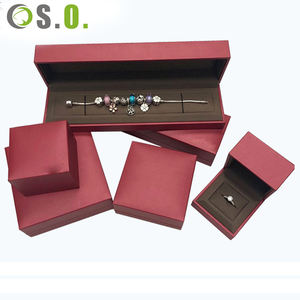 Boîte à bijoux rétro rouge avec logo personnalisé, en similicuir, pour bagues, boucles d'oreilles, bracelets, colliers, emballage de bijoux de mariage - Product Image 6