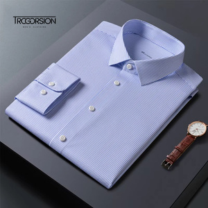 <span class=keywords><strong>Chemise</strong></span> habillée bleue en coton avec bouton sans repassage et logo brodé personnalisé pour hommes d'affaires chemises d<span class=keywords><strong>éco</strong></span>ntractées de bureau d'été en tricot à manches longues - Product Image 4