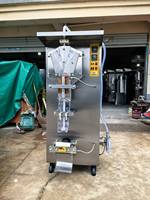 Ligne de production complète automatique de remplissage et d'emballage de sachets d'eau pure liquide 2000 bph