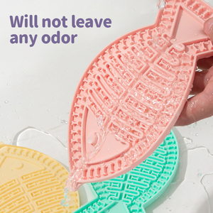 Al por mayor: Tapete de silicona moderno y ecológico para lamer para perros con ventosa segura, y tazón portátil e impermeable para perros, ideal para el baño. - Product Image 6