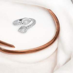 Keeva Jewels แหวนเพชรโมอิส0.90Ct สำหรับผู้หญิงแหวนหมั้นแบบบายพาสวงแหวนเงินสเตอร์ลิง FG/VS คุณภาพ - Product Image 6