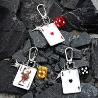 Promotion : Porte-clés créatif et tendance en acrylique, motifs cartes de poker, dés et étoiles, breloque de sac à thème de jeu pour les gamers et le streetwear, vente en gros