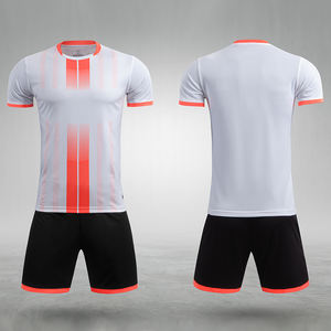 定制复古风格夏季足球服套装男式成人运动批发球衣氨纶/棉防水短袖 - Product Image 3