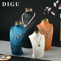 Présentoir de Luxe DIGU Innovant pour Colliers et Boucles d'Oreilles, Mannequin en Cuir Imprimé pour Vitrine et Exposition