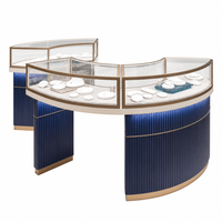 Vitrine de luxe pour bijoux avec design en dôme, éclairage LED, présentoir en acrylique pour bijouterie et centre commercial