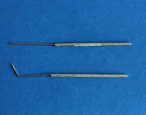 เข็มผ่าตัดแบบตรงหรือแบบงอ ด้ามโลหะ สำหรับใช้ในห้องปฏิบัติการ - Product Image 1