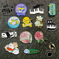 Badge en métal émaillé personnalisable sur commande, motif moderne et mignon aux tons pastel, pour merchandising de blogueur lifestyle et breloque de sac tendance