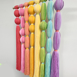Arazzo da Parete Boho Ecologico in Macramè con Motivo Verticale Arcobaleno per Ufficio, Stile Art Déco, Regalo per Compleanno e Anniversario - Product Image 3