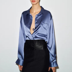 Elegante Camisa Azul Satinada de Manga Larga para Mujer, Cuello Camisero, Cierre de Botones, Color Sólido Suave, para Todas las Temporadas - Product Image 1