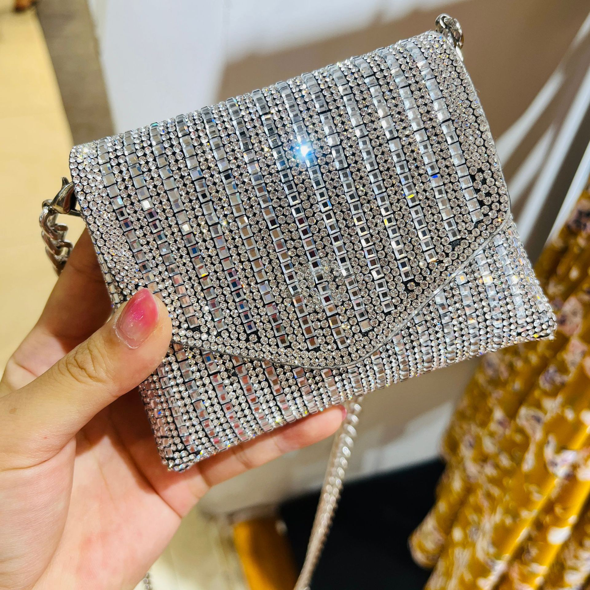 2025 Luxury Designer Silvery Mini Bag with Rhinestone Chain