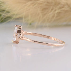 Anillo de Compromiso Blanco con Circonita Cúbica para Ella, Anillos de Plata Minimalistas y Elegantes, Anillos de Compromiso de Plata - Product Image 5