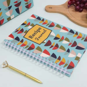Coffret Cadeau Journal <span class=keywords><strong>de</strong></span> <span class=keywords><strong>Recettes</strong></span> Premium avec Boîte Supérieure et Inférieure, Carnet à Spirale Rigide <span class=keywords><strong>pour</strong></span> les Amateurs <span class=keywords><strong>de</strong></span> <span class=keywords><strong>Cuisine</strong></span>, Livre <span class=keywords><strong>de</strong></span> <span class=keywords><strong>Recettes</strong></span> Personnalisé DIY - Product Image 1