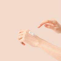 [What Skin] Loción Luminosa para Imperfecciones, Triple Acción Antienvejecimiento, Minimiza Poros, Ilumina, Exfoliación Ligera Facial con Niacinamida