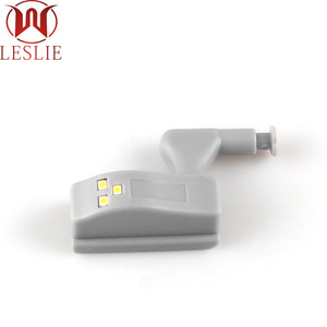 Luminaire de placard Leslie à LED, montage en surface, finition mate, installation facile, 36V DC, moulage par injection - Product Image 2