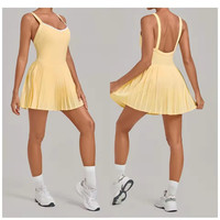 Robe de tennis plissée sexy à col en V pour femme QS69272 avec short intégré et doubles bretelles – Robe de sport fitness