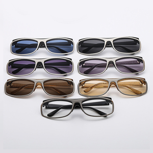 Gafas de Sol de Moda Y2K, Diseño Moderno, Protección UV400, para Hombre y Mujer - Product Image 3