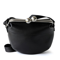 Damen Vintage Kiss-Lock Umhängetasche aus weichem Echtleder mit rundem Silberverschluss, verstellbarem breitem Riemen, Retro-Schulterhandtasche