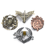 Broches personnalisées en métal, gaufrage, jeu, broches de créateur creuses, alliage de zinc 3D, laiton plaqué cuivre, épingles à revers en métal