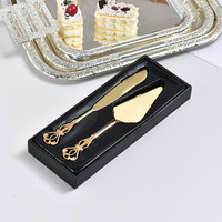 Ensemble décoratif de deux pièces en argent plaqué or de luxe : Spatule et couteau à gâteau triangulaires avec couteau à pain pour anniversaire/mariage