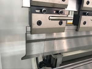 Prensa Plegadora Hidráulica Automática Estilo Amada 100T/2500 Atis, Máquina de Doblado CNC de 3100 mm x 175 Toneladas, Antigua y <span class=keywords><strong>Barbuda</strong></span> - Product Image 2