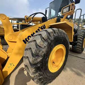 Chargeuse sur pneus Komatsu WA380 d'occasion, de taille moyenne, fabriquée au Japon. 17 tonnes, 90% neuve. - Product Image 4