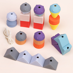 Jouet d'empilage éducatif Kean Baby avec cordon de serrage pour l'entraînement de la motricité fine et le développement de la concentration - Product Image 1