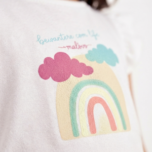 ชุดเสื้อยืดแขนระบายพิมพ์ลายรุ้งผ้าฝ้าย 95% สำหรับเด็กผู้หญิง ขายส่ง พร้อมกางเกงเลกกิ้ง ชุดลำลองสองชิ้น รับผลิตตามแบบ OEM - Product Image 4