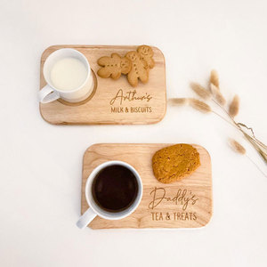 Bandeja Cuadrada de Madera de Caucho Grabada a Medida para Galletas, con Ranura Redonda para Vasos, Plato para Servir Bocadillos <span class=keywords><strong>del</strong></span> Día <span class=keywords><strong>del</strong></span> <span class=keywords><strong>Padre</strong></span> - Product Image 1
