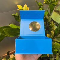 Boîte d'emballage cadeau en papier personnalisée en gros pour usine avec logo imprimé en couleur pour bouteille de vin, trophée, cosmétiques, vêtements, bijoux, montres