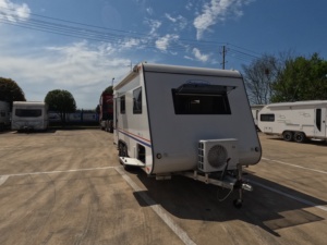 Casa Rodante Todoterreno de Diseño Moderno y Ligero de Aleación de Aluminio con Doble Eje, Caravana, Remolque de Viaje para Campamento al Aire Libre - Product Image 4