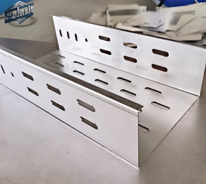 Offre Spéciale : Chemin de câbles industriel en acier ventilé et perforé avec surface passivée et accessoires - Product Image 1