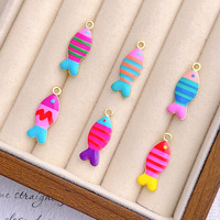 Collier tendance en laiton plaqué or 18 carats avec émail coloré et zircon en forme de poisson mignon