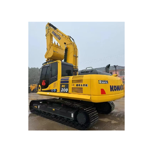 Excavatrice Komatsu PC200-8 d'occasion de 20 tonnes en stock à prix avantageux, robuste, durable et puissante, à vendre. - Product Image 1