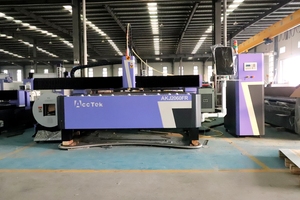 CE-Zertifizierte BEKE 6020 6000W Faserlaser-Schneidemaschine 6000x2000mm Arbeitsbereich IPG Laserquelle Cypcut-Steuerung Hiwin-Führungsschiene AI - Product Image 2