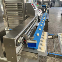 Machine automatique d'agencement de plateaux Hengyuan, puissance 2,8 kW, pour la mise en assiette des aliments, le traitement de la farine et la fabrication du pain, avec cadre en SUS304