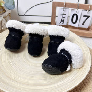 Chaussures antidérapantes pour chien pour l'hiver, bottes douces pour chien, protège-pattes avec semelle antidérapante et fourrure polaire chaude, bottes de neige pour chiot - Product Image 2