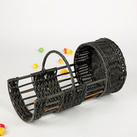 Handgemaakte, ecovriendelijke, waterdichte broodmand van zwart PP-rattan, geweven baguettehouder voor op de bakkerijbalie of aanrecht.