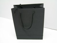 Papier noir recyclé non couché épaisseur 100g/120g/200g/300g carton noir complet pour boîtes d'emballage