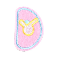 Patch brodé en tissu, vente en gros, 26 lettres anglaises, patch adhésif personnalisé, accessoires vestimentaires animaux de dessin animé