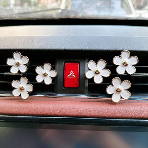 2024 parfums personnalisés en gros mélanger la couleur marguerite <span class=keywords><strong>d</strong></span>écoration de voiture ensemble de fleurs climatisation évent Clip sortie voiture <span class=keywords><strong>d</strong></span>ésodorisant - Product Image 6