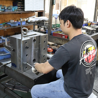 Service de moulage sous pression d'aluminium sur mesure OEM pour pièces automobiles et de moto, fabricant de moulage sous pression de précision