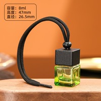 Bouteille de désodorisant de voiture vide de couleur de 8ml de luxe parfum suspendu désodorisant de voiture diffuseur d'huile de parfum carré de qualité supérieure